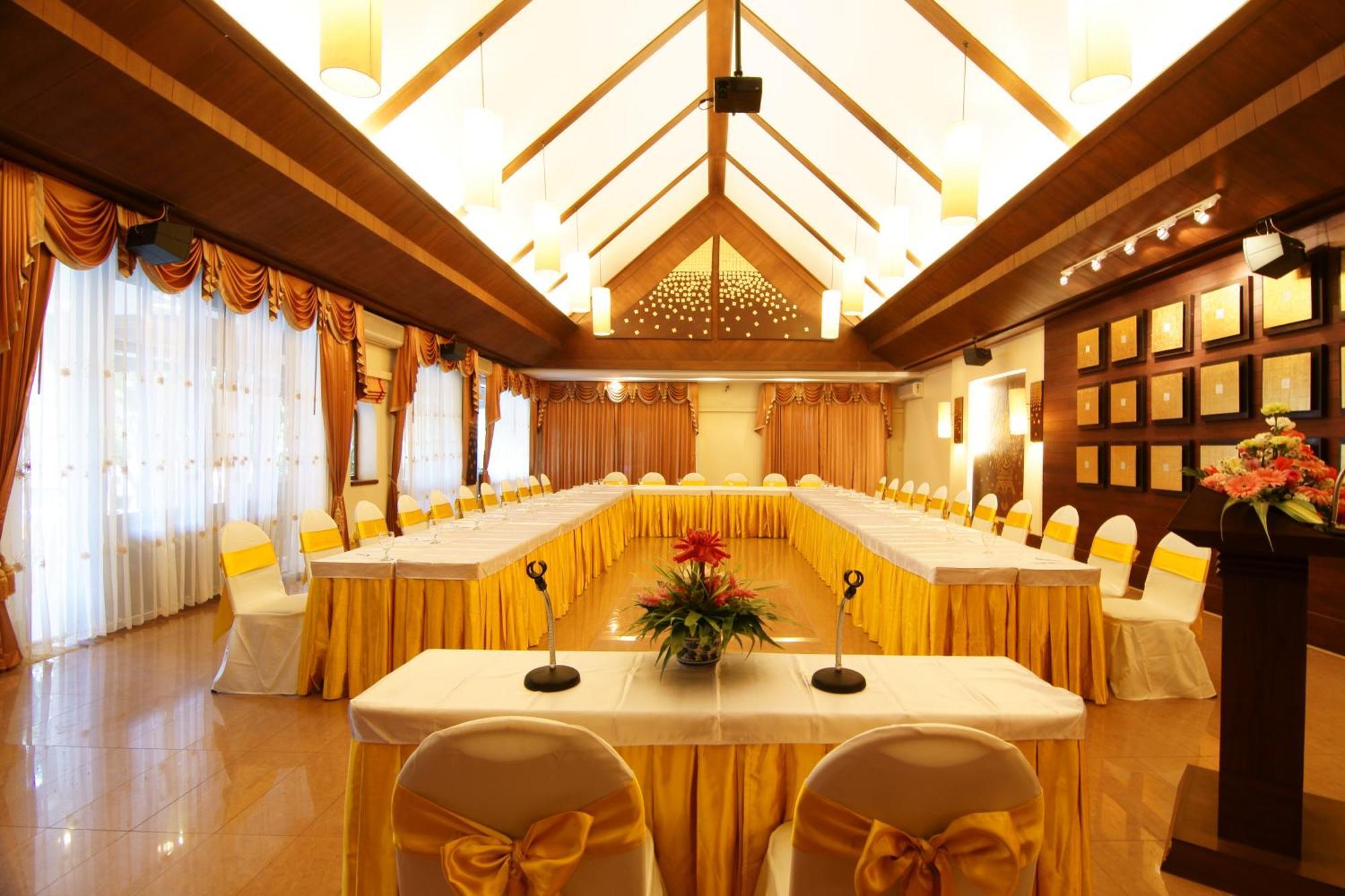 Laluna Hotel And Resort, Чианграй Экстерьер фото